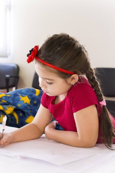 Comment développer l’autonomie de son enfant dans le travail scolaire